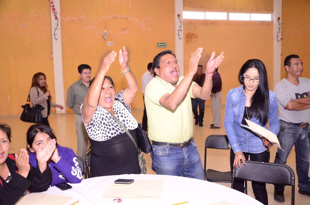 Anaamunizneyra's tweet photo. Seguiremos recorriendo los barrios y colonias, más ideas, mejores resultados! #SomosPasoFirme #SanMateoAtenco http://t.co/kAfnwkAZRa