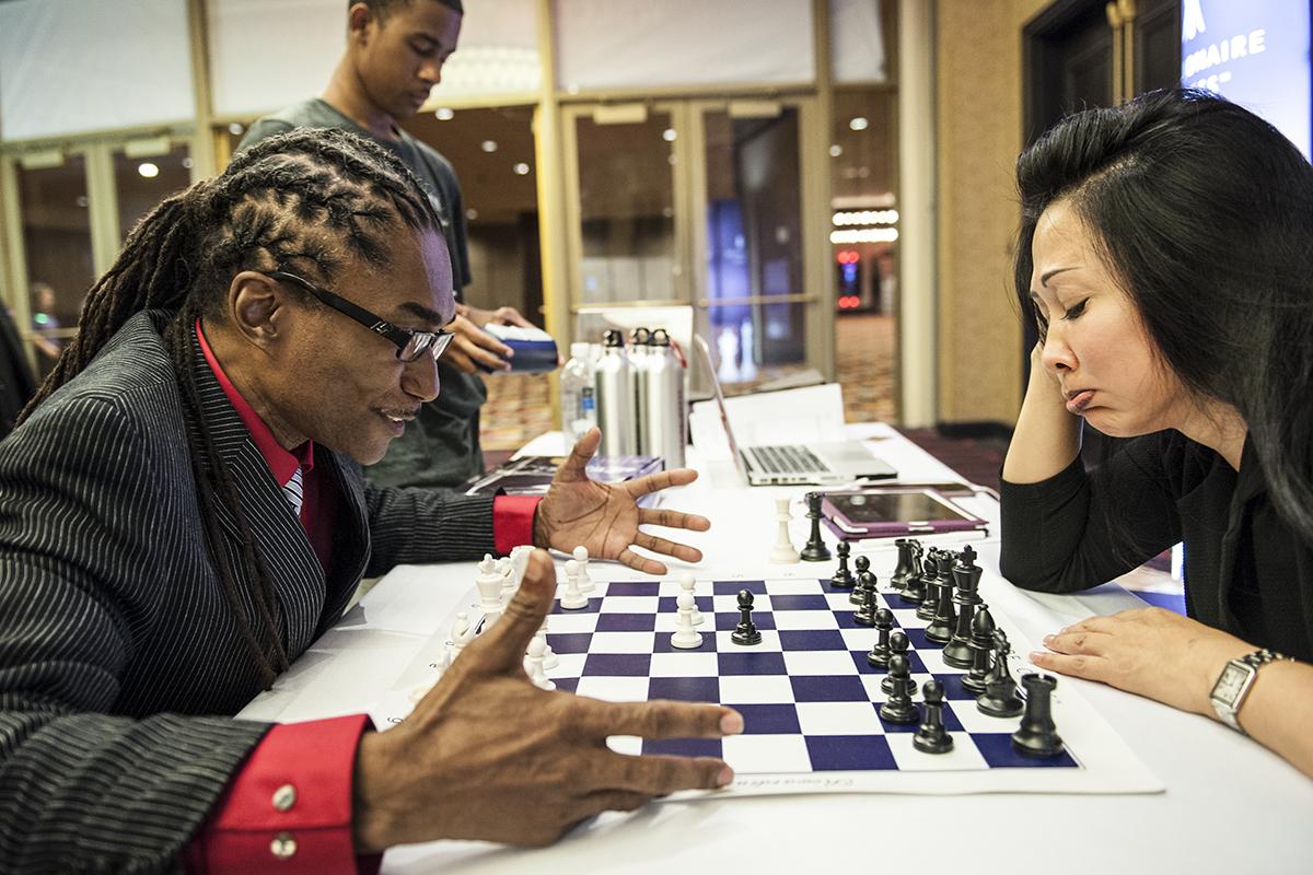 HighStakesChess's tweet image. Amy is having a great time today - and getting some chess lessons!  @AmyLeeBiz