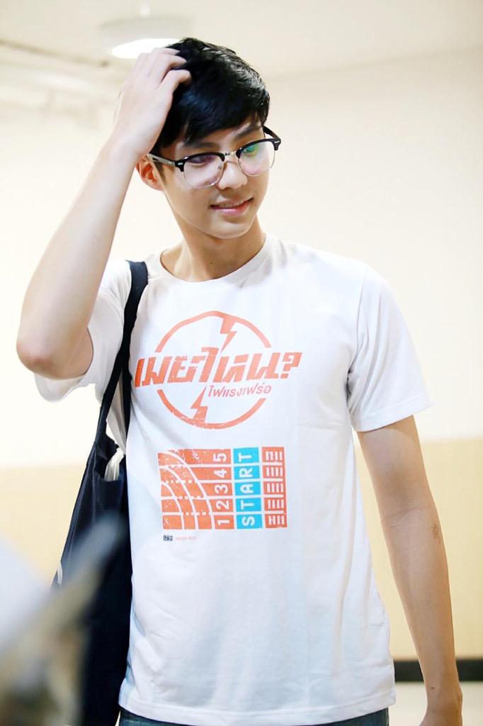 bankthitibth's tweet photo. เทรนด์จับผมเซ็ตผมมาแรง? 555555555555555 😂 #เมย์ไหน #maynhai @bank_thiti cr.PTB http://t.co/Q8zraRt3xO