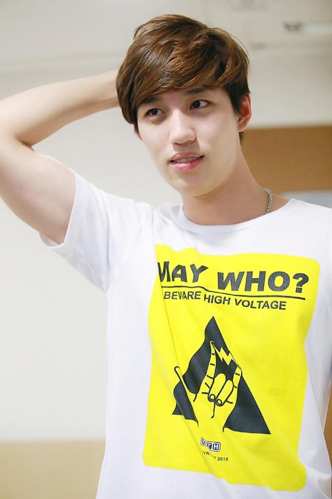 bankthitibth's tweet photo. เทรนด์จับผมเซ็ตผมมาแรง? 555555555555555 😂 #เมย์ไหน #maynhai @bank_thiti cr.PTB http://t.co/Q8zraRt3xO