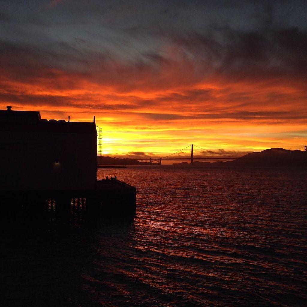 fun_skier's tweet photo. #nofilter #goldengarebridge #sanfrancisco #socap15 #socap2015 http://t.co/8YBA3PPsA7 http://t.co/CS4Ch6hxCa