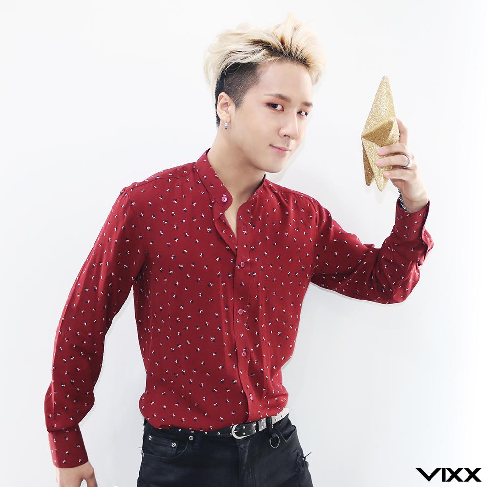 RealVIXX's tweet photo. [VIXX_ST★RLIGHT] #빅스 공식 팬클럽 3기 #별셋 모집 Start D-2. 2015. 10. 12. 2PM. #별셋_라비 http://t.co/iYS58NUxdK