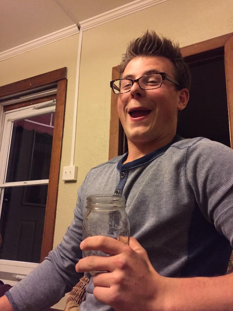 mads_129's tweet photo. Is @coxypines12 a hipster yet? 😂😂 http://t.co/Z8i7U6437D