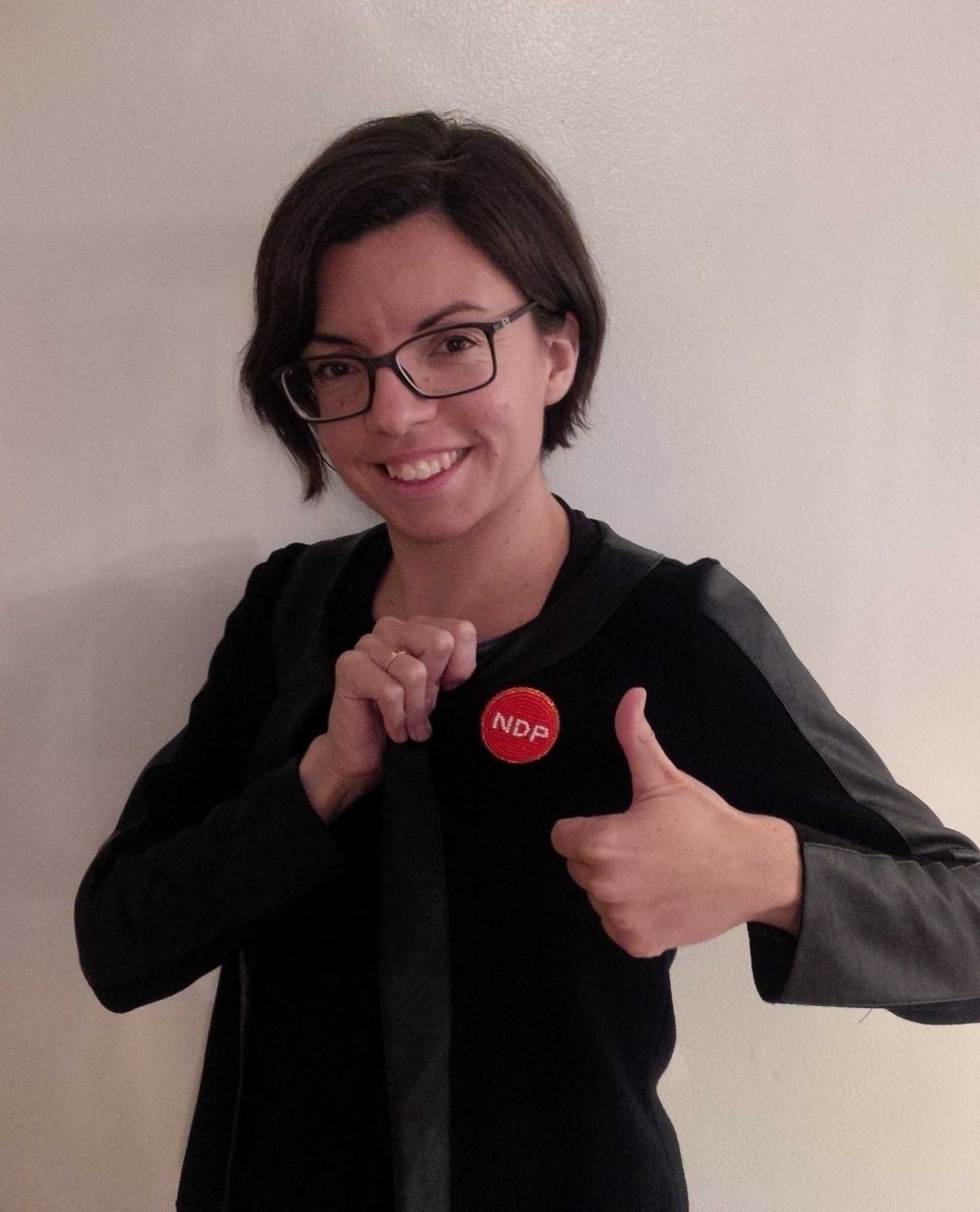 Honoured to rock this beautiful button from the Yukon at our event tonite. Thank u @FancieTweets <a href="/M_AtkinsonNDP/">Melissa Atkinson</a> #NDP