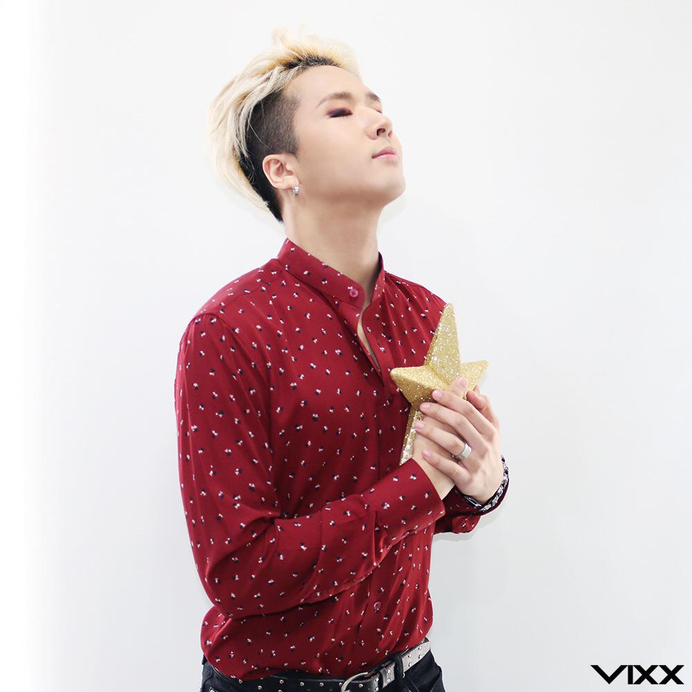 RealVIXX's tweet photo. #별셋 라비요원 추가컷. #별빛은원식이가슴에 http://t.co/c0GtRt17UJ
