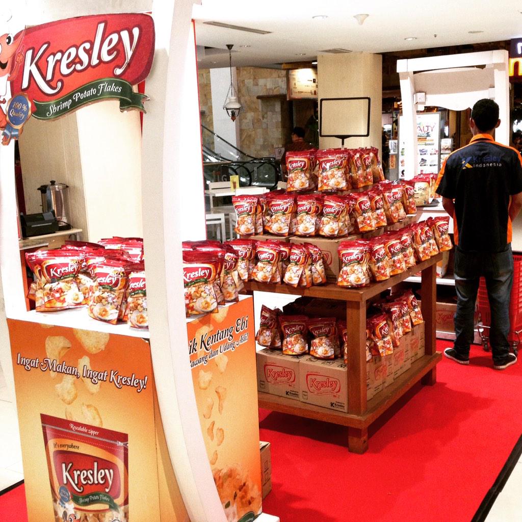 KresleyFlakes's tweet photo. Kresley di Mall@AlamSutra.
Sedang ada promo:
Buy 2 GET +1FREE
Lokasi di dpn FoodHall.
Yg dtng mau icip2 jg boleh :D http://t.co/wvxzyMLKN9