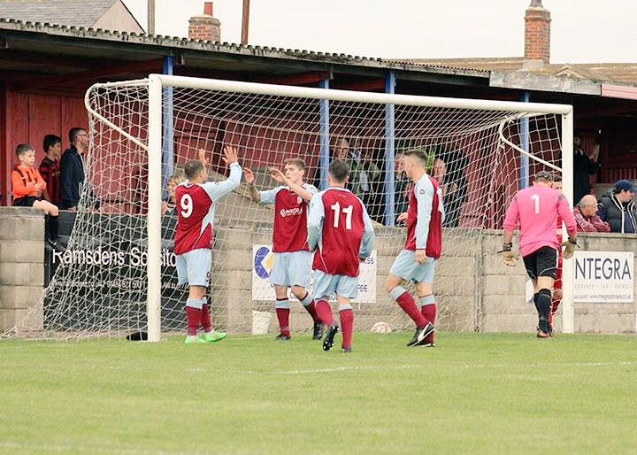PaulyDSpicer's tweet photo. Game day ⚽️⚽️ #attackingforce #goals  💯🔥 http://t.co/0DKTsa4fQL