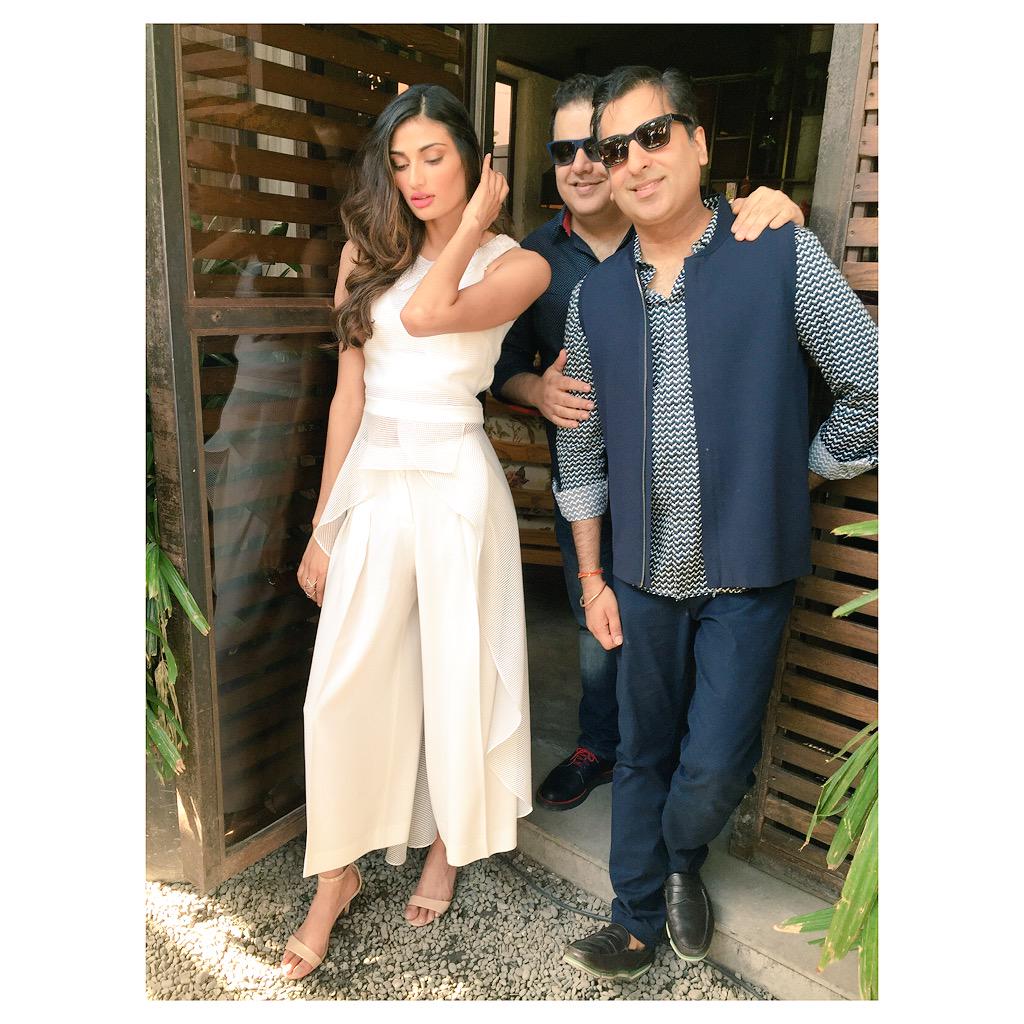 theathiyashetty's tweet photo. Super excited to be walking for @rohitandrahul1 🙌❤️ #MaybellineAtAIFW #MaybellineGirl #MakeInIndia http://t.co/mV0qTFllVl