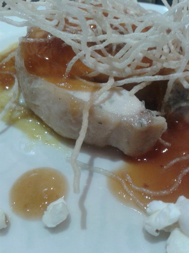 DDeSantiagoS's tweet photo. Excelente tapa de pitu caleya en @Couzapin #DevoraTapas #gastronomía #cocinaasturiana http://t.co/Ng7Pys07zz