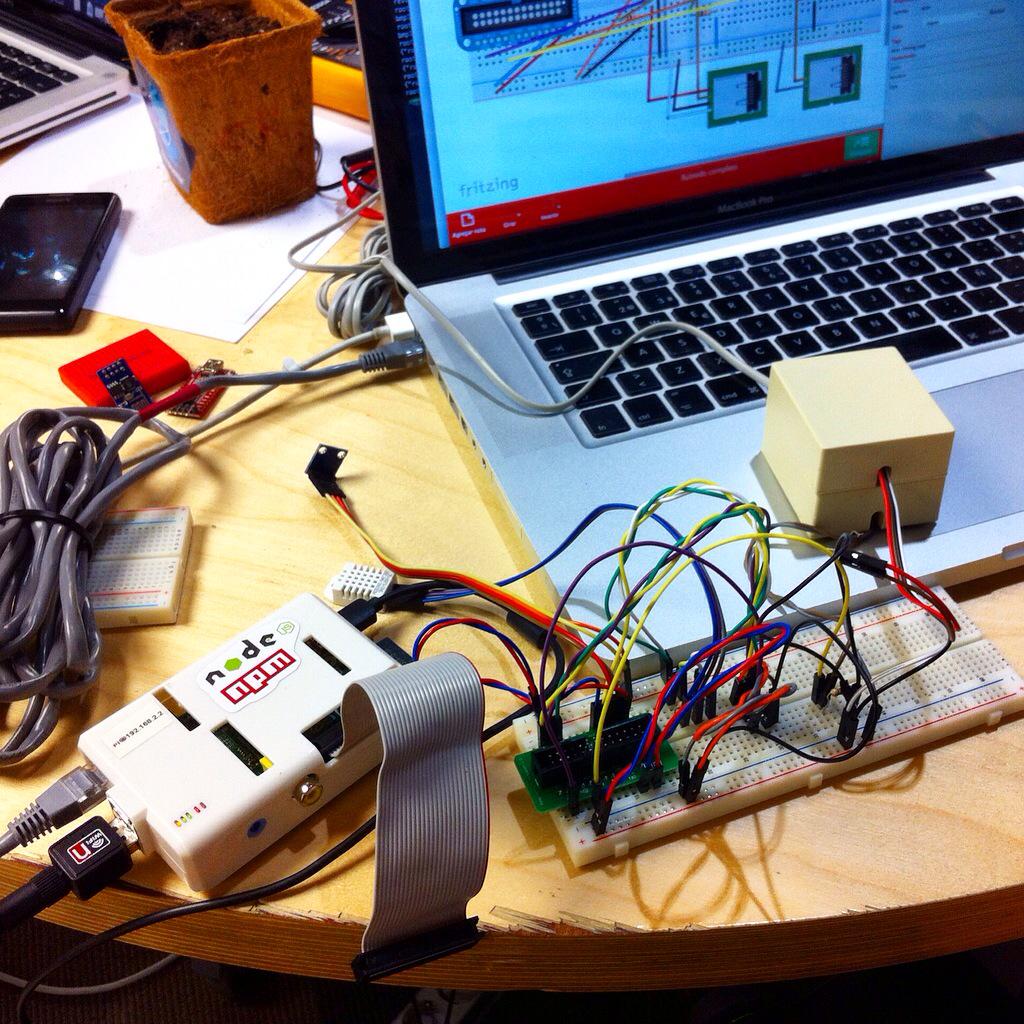 liaionita1's tweet image. #futurehacks #ibm #ie #iebusinessschool #are31 #hackathon #hacks #bluemix #iot