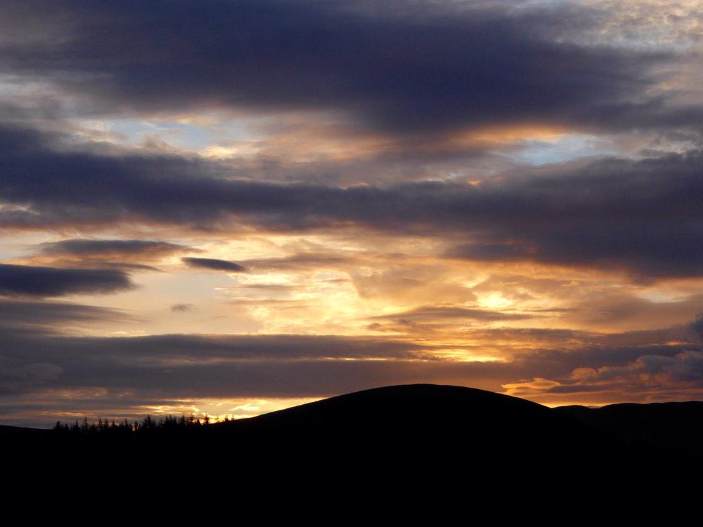 paulinedaniels's tweet photo. Sunrise this morning @Strathvaich #sunrise #scotland #photo @niaga_hijau @Battagliart @DoolinDebi @THUNTER_x http://t.co/sebTdHq6Sp