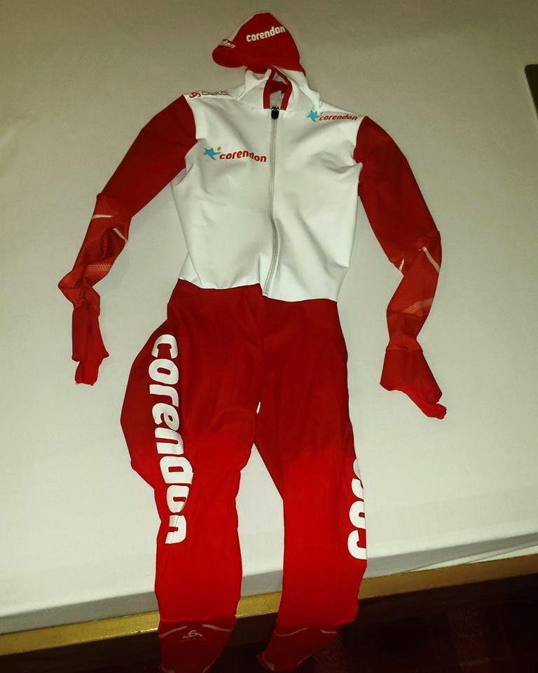 Tijdens de trainingswedstrijden zal de ploeg voor het eerst in actie komen in de nieuwe schaatspakken van <a href="/OdloShop/">Odlo Shop</a>!