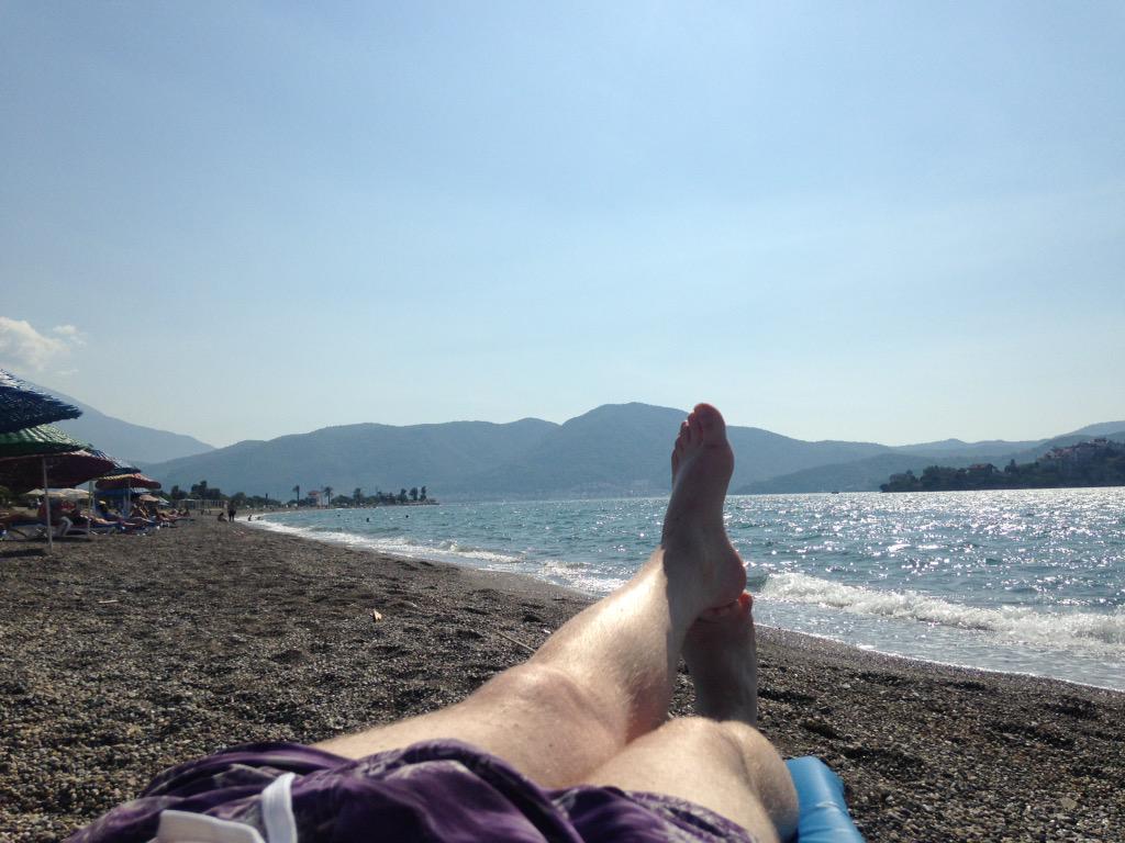 davidmbell's tweet photo. #HardLife #BeachOrPool #Turkey #Cocktails http://t.co/ReqgbqFxrq