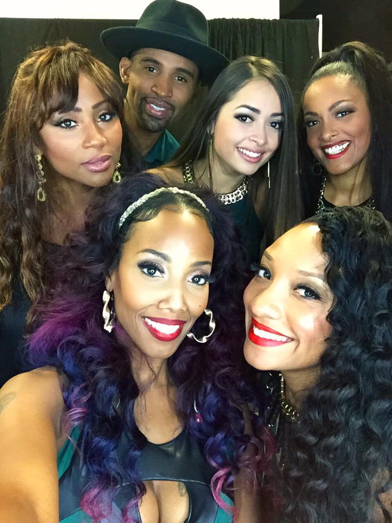 SheleaMusic's tweet photo. Every night is magical with these beautiful souls. πΆπ«πΆ #StevieWonder #SongsInTheKeyOfLife #Toronto http://t.co/O2IQMSzD7M