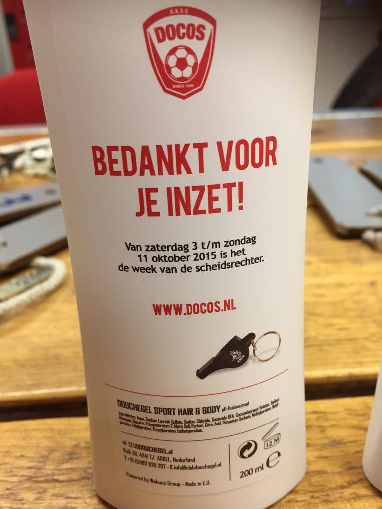 docosjeugd's tweet photo. Week van de scheidsrechter, dus we hebben een kadootje voor deze vrijwilligers. #scheidsbedankt #knvb http://t.co/quXO1P4U7i