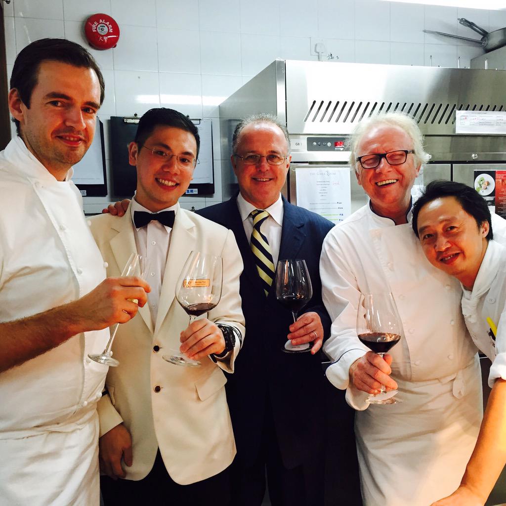 Unique Petrus dinner #countryclubhk and sharing a rest After the service with the great team #HongKong #gastronomie