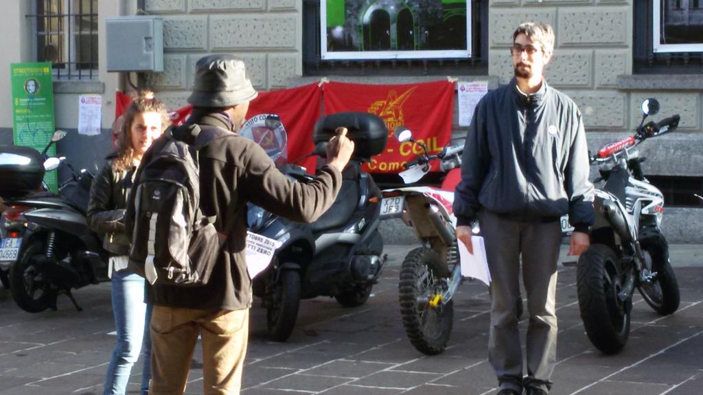 PRC_Como's tweet photo. #Como #SfrattiZero il territorio è difficile ma noi ci siamo http://t.co/3T0F0igbkS