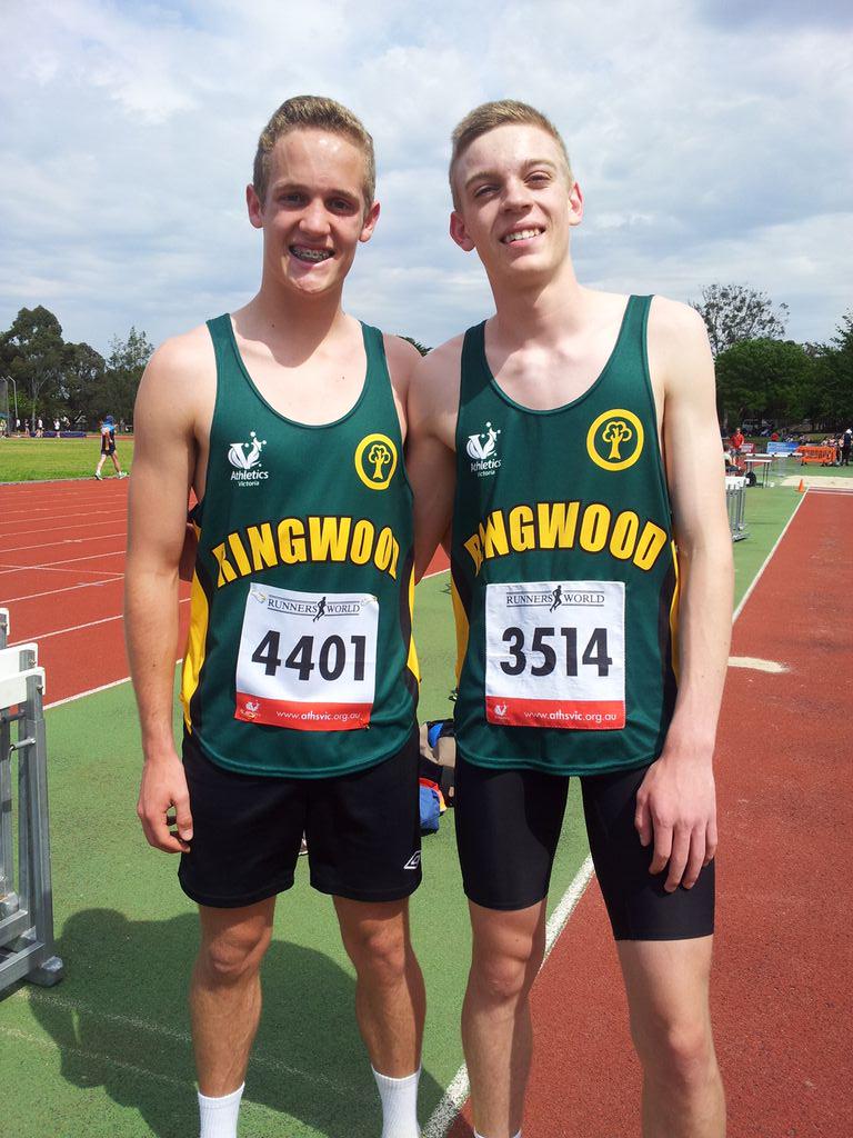 RingwoodAC's tweet photo. AV Shield kicks off #ringwoodac #athsvic http://t.co/hqiZjB11gE