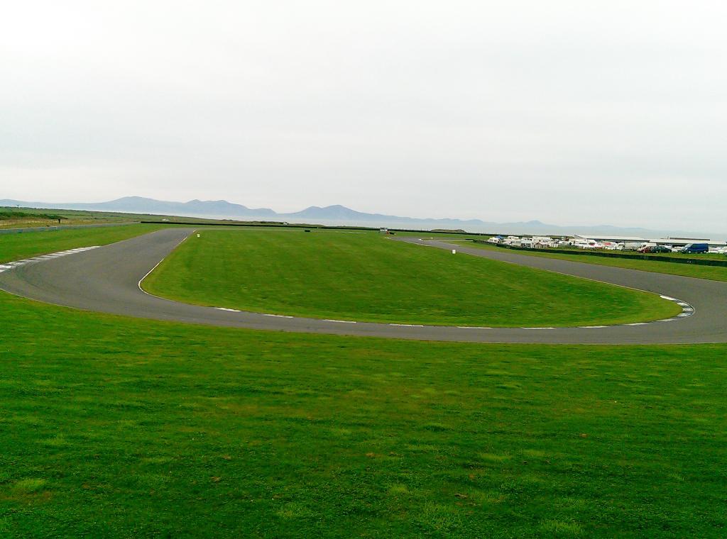 greenflagphoto's tweet photo. GFP is with the Wirral 100 at Trac Mon. http://t.co/MAF5RGh9Nl