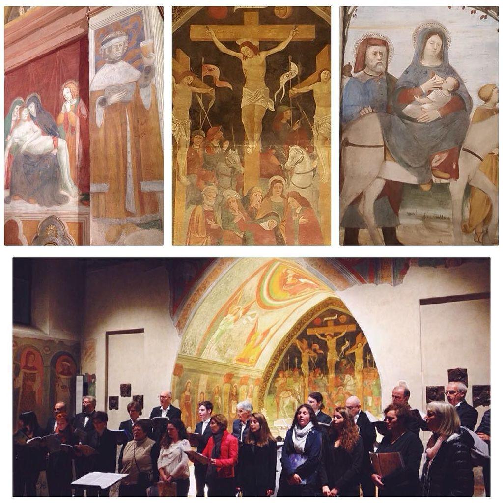 CoroCittaDesio's tweet photo. Ieri abbiamo cantato in questa meraviglia di posto 😍
Grazie a tutti! 
#Cogliate #VilleAperte15 
#classicalmusic #Me… http://t.co/rXe8vaOtnI