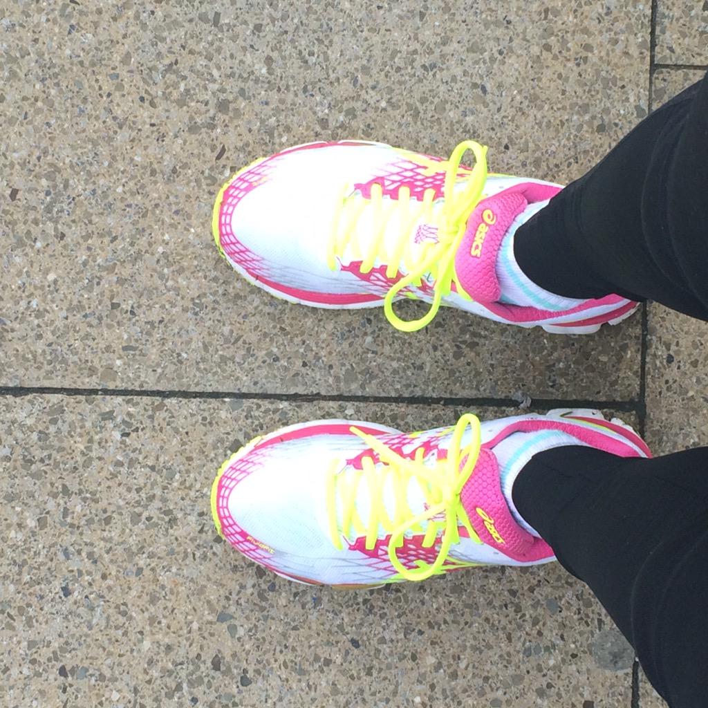 JlKelly1's tweet photo. Thanks @bedfordparkrun for not making my new @sweatshoponline trainers dirty 👸🏼👸🏼 #princessrunner http://t.co/Nl1PkVDyDI