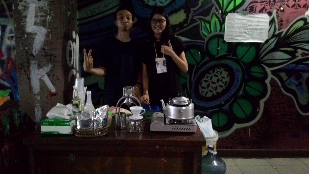 FRIENDSHITcrew's tweet image. Yuk merapat, langsung bisa nyicipin kopi Dari ngopikopi_