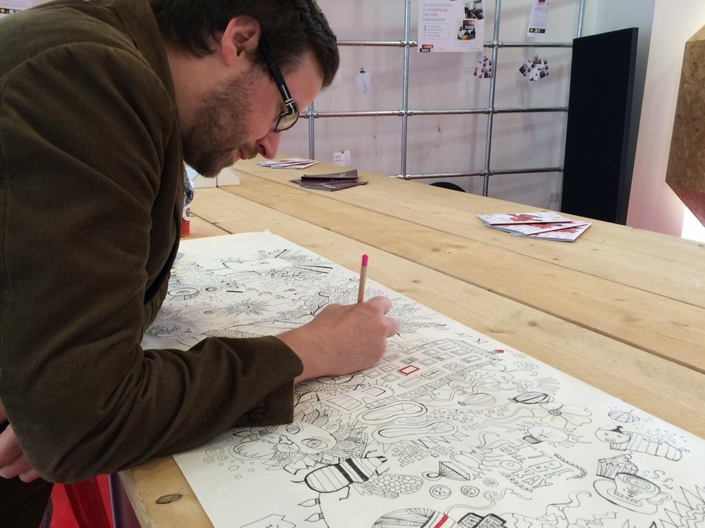FeardomFighters's tweet photo. @Sophieowls @LoveArtsLeeds  Indulging in the colour me calm board http://t.co/pzxG9onEDH