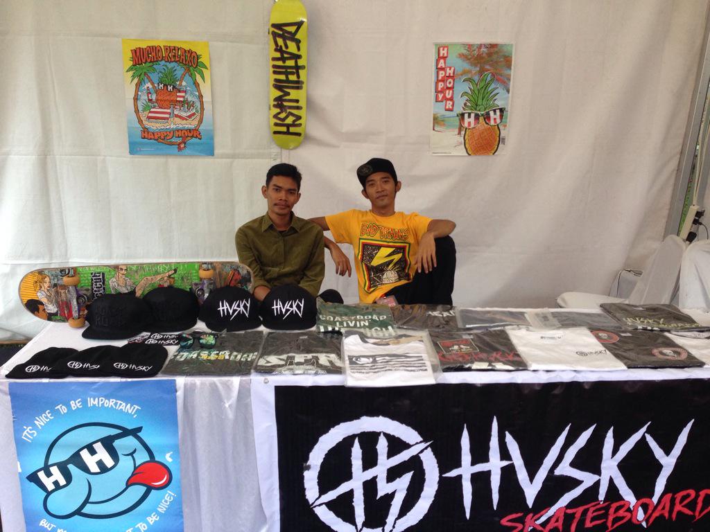 hey yooo... kita ada di lapangan benteng medan ni acara club mild, booth kita juga ada. acaranya gratis. peace ✌️🍻