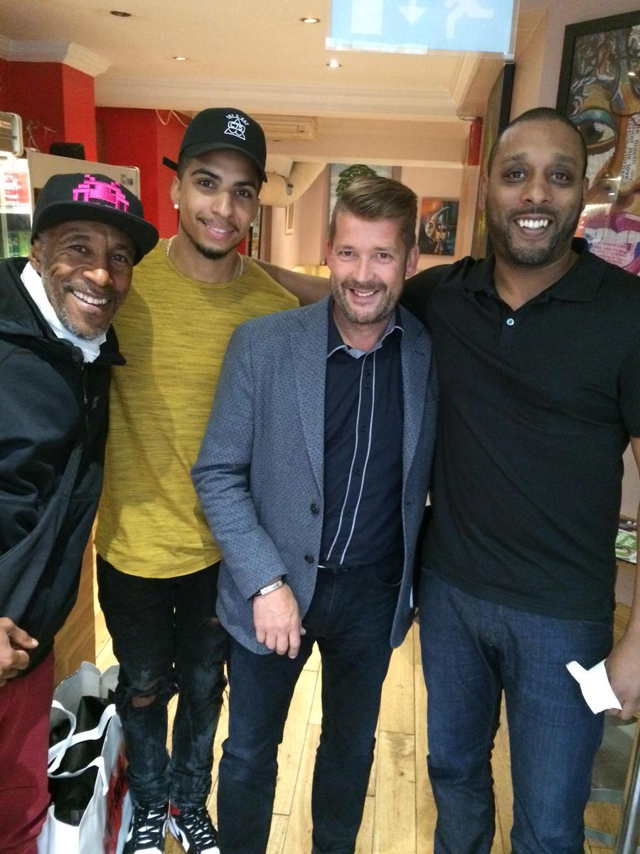 DannyJohnJules's tweet photo. Lunch with @TROYmagician @FynnbrookCars @jerkcityw1 Look out for his TV show http://t.co/nCWGmtZKGj http://t.co/FqDK5pifKZ