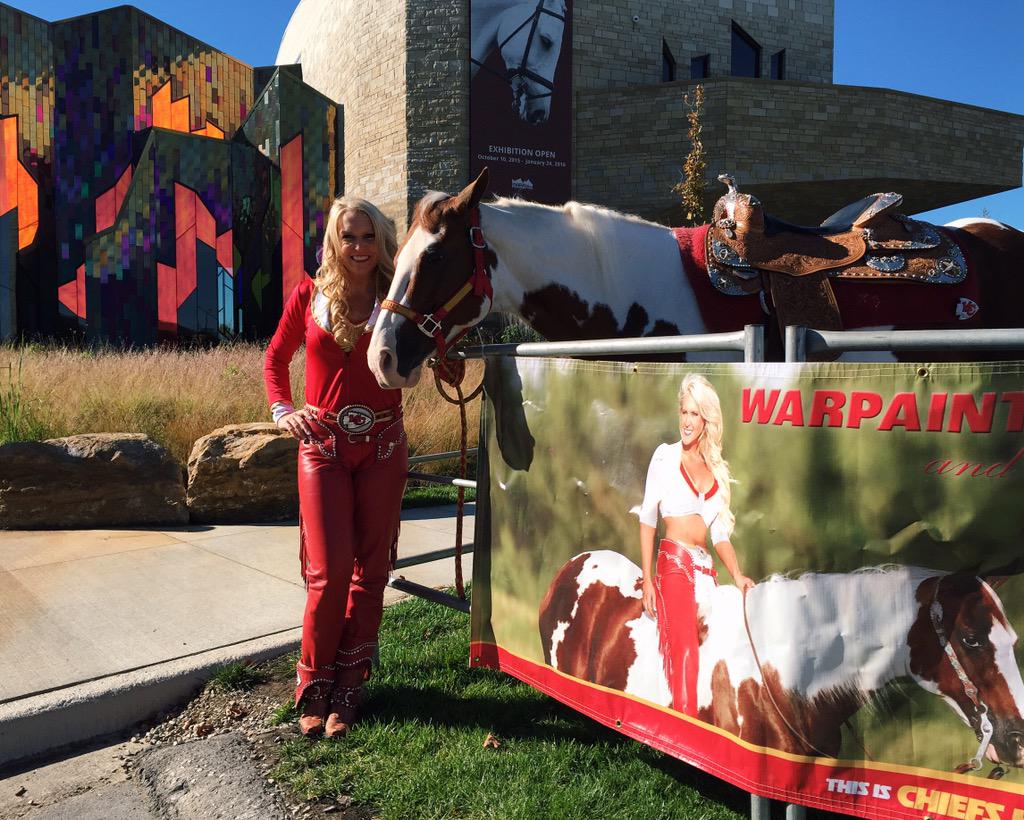 museumatPF's tweet photo. Come meet Susie & @ChiefsWarpaint at the MAP! They'll be here until 12:00 PM! #museumatpf #MAPHorse #upshow #Chiefs http://t.co/MiXhmenTLT