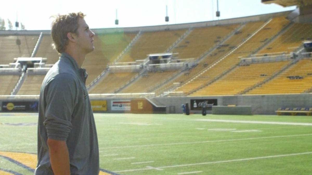 CollegeGameDay's tweet photo. From hometown kid to Heisman contender, Jared Goff is Cal's Mr. Perfect: http://t.co/drE6KjKVkd http://t.co/JPLzLmm04i