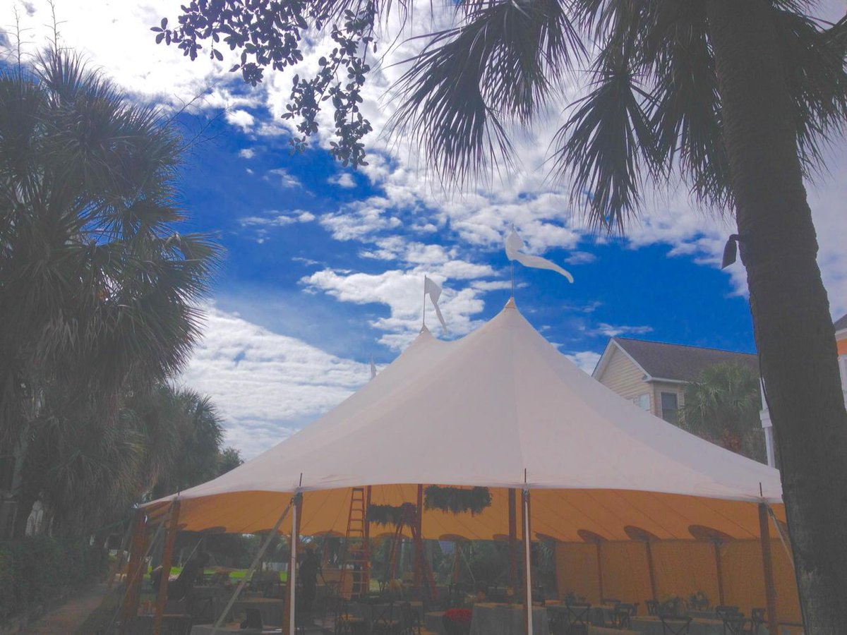 WDRWeddings's tweet photo. EEEEEEEEE! Amazing #Sperry tent on the South Lawn @WildDunesResort http://t.co/mioZcxpImg