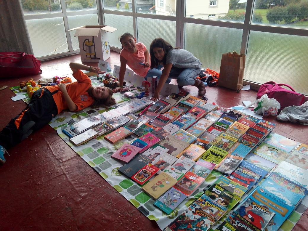 Mercadillo de segunda mano en el pabellón del <a href="/HCCambre/">HCCambre</a> durante los partidos.  No dejéis de visitarnos.