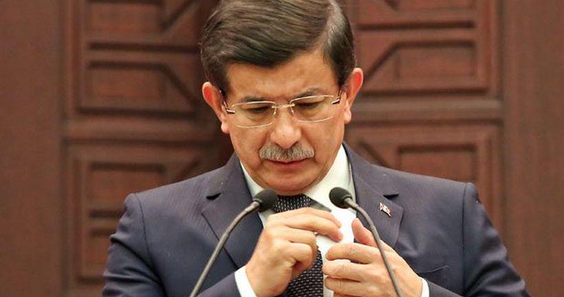 Davutoğlu'na göre Suruç'ta katliamı yapan canlı bomba yakalanıp adalete teslim edildi! evrn.sl/jDERV