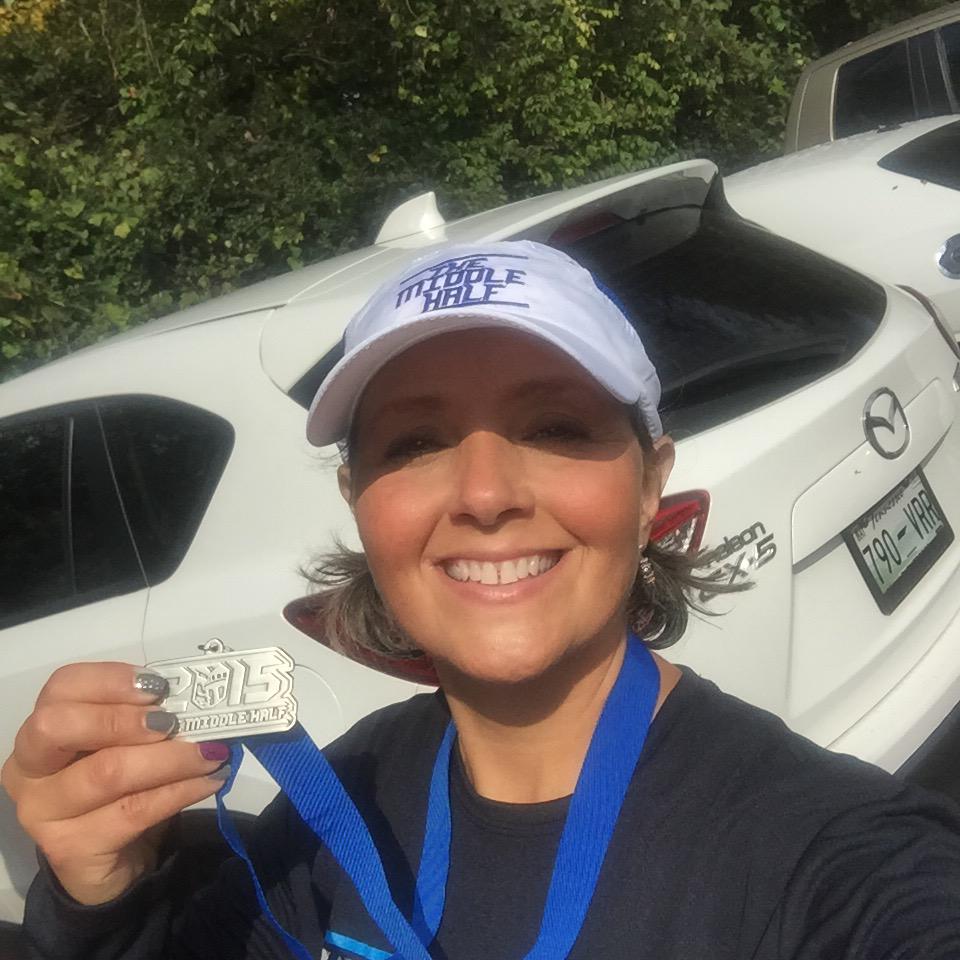 SamaleeAllen's tweet photo. While it's still up, check out my @TheMiddleHalf @Periscope THE FINAL MILE into the stadium &amp; across the finish! http://t.co/dPuodWUeri