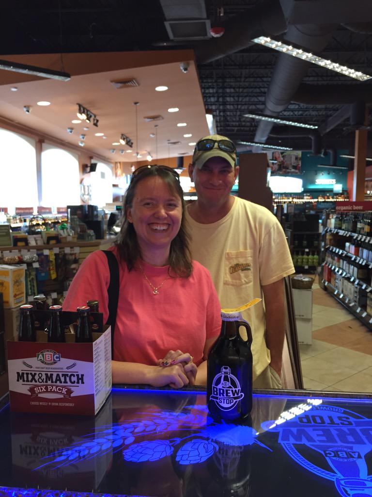 abcbeersean's tweet photo. The first official growler sale at #abcocala. @OysterCityBeer #hooterbrown. #flbeer http://t.co/tEHJmOuspp