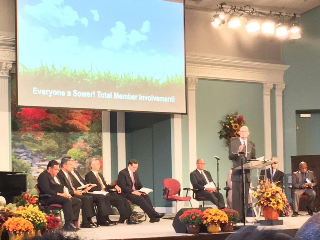 abimaelobando's tweet photo. Pr. Ted Wilson hace un llamado para movilizar al 100% de los miembros al trabajo misionero #cgcs15 http://t.co/vbKUhgzqGu