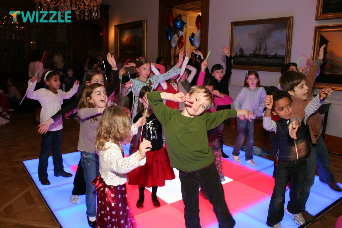 We need to have a disco in school, but we do not know what to come up with a new one Tell me what kind of competitions you can hold We need to have a disco in school, but we do not know what to come up with a new one Tell me what kind of competitions you can hold