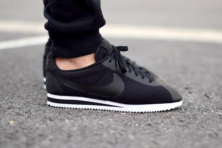 nike cortez fleece