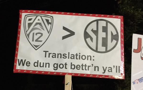 GamedaySigns's tweet photo. Getting 2 in for the price of 1.  @gamedaysigns @CollegeGameDay http://t.co/VWTQ73iDMP