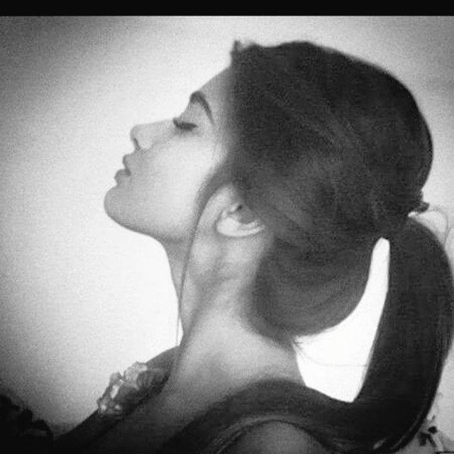 بعض الكلمات نخرجها بأبتسامه
ولكنها تؤلمنا من الداخل
#سجى💕