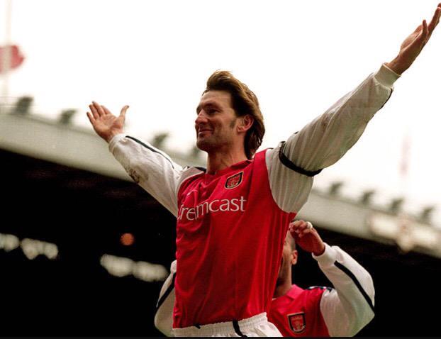 A massive happy birthday to Mr Arsenal and PieLegend Tony Adams. 