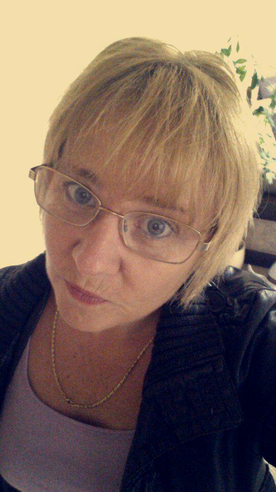 nickij27's tweet photo. New glasses 😎 #canseeagain http://t.co/390UgEsN9Q