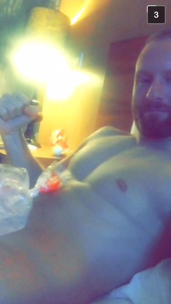 dazza134's tweet photo. @SUFC_tweets @SUFC_tweets Done prepping for today's big game.... Up the Blades!! Icing his dangly balls 🍒 http://t.co/x9VST5XoGw