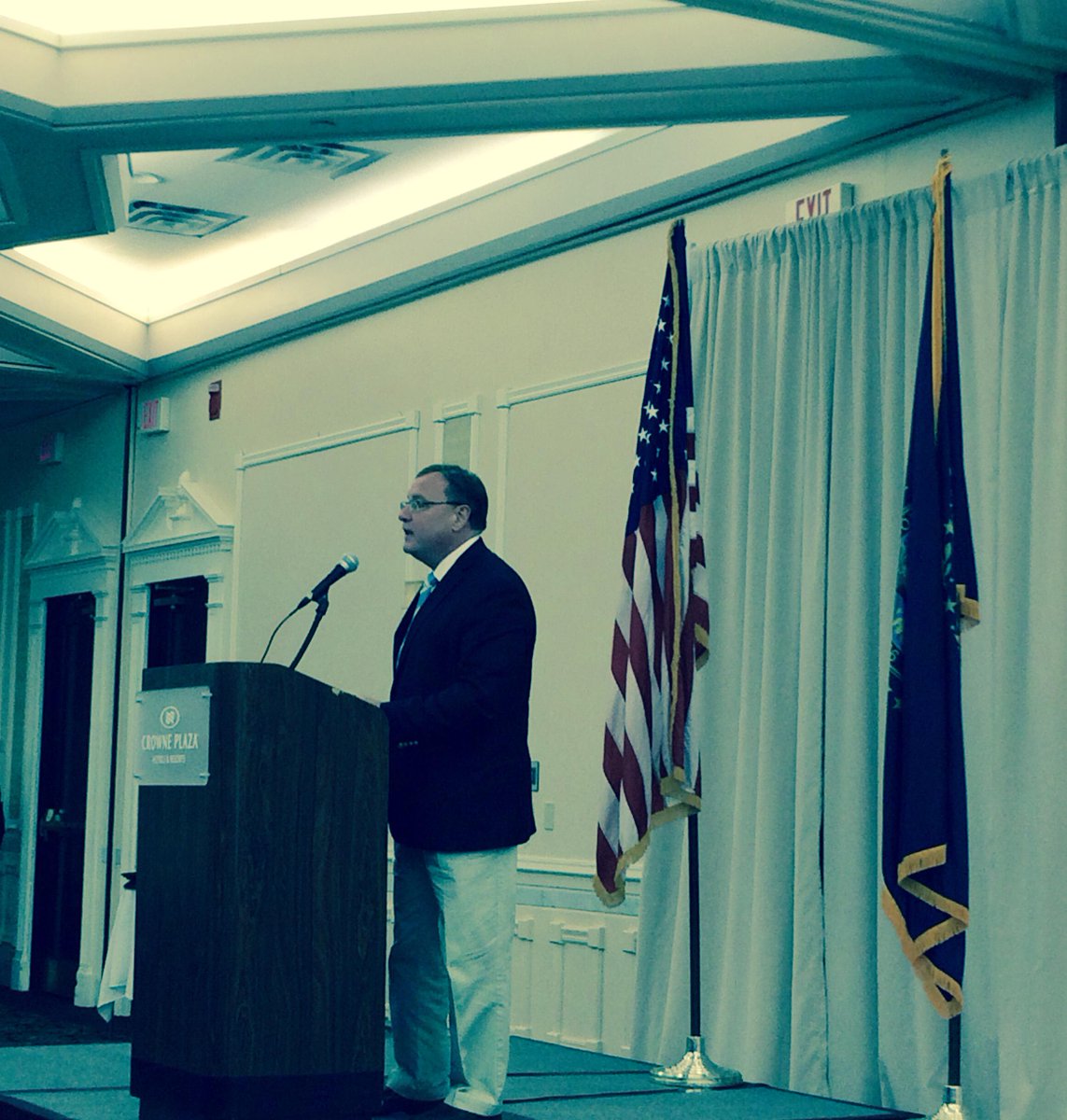 FixTheDollar's tweet photo. Speaking now at the Republican Liberty Caucus, Nashua, NH. #CurrencyDebate http://t.co/x6HqrN5sE7