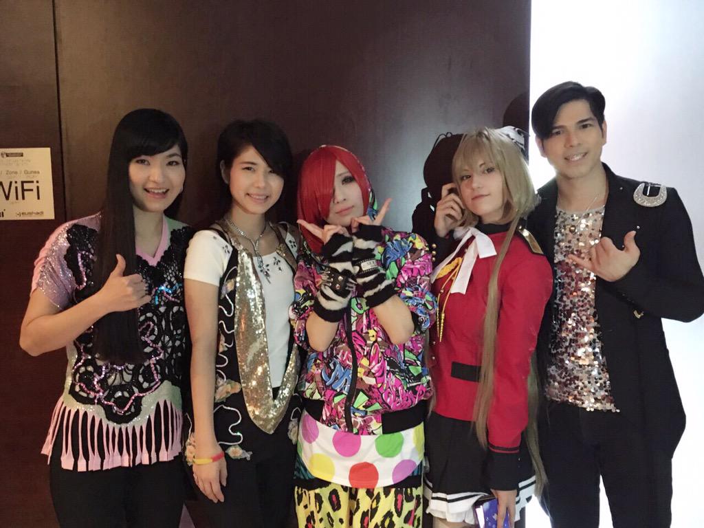 ট ইট র ゆいさん アニソン歌手akinoさん率いるbless4とスペイン有名コスプレイヤーrukiと スペインバスクを堪能中です Http T Co 9kg4xyul2i