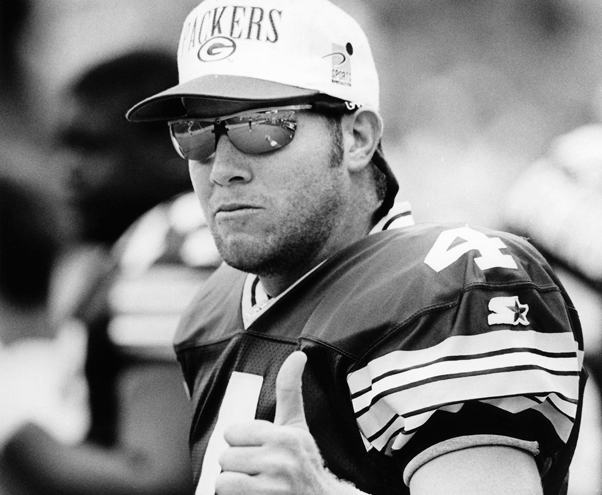 Happy birthday, @Favre4Official. 

Watch No. 4's #Packers career in 4 minutes: pack.rs/3u1a3