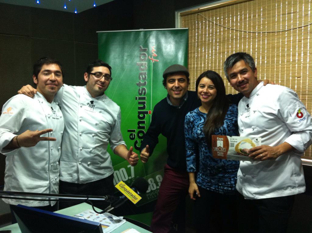 s_alvarezIX's tweet photo. Vamos ExpoSaboresPucon @RutaConquista 10:30 @cqtemuco @FMConquistador conversamos con los Master Chef👍 #FuerzaPucon http://t.co/ekWjIk985S