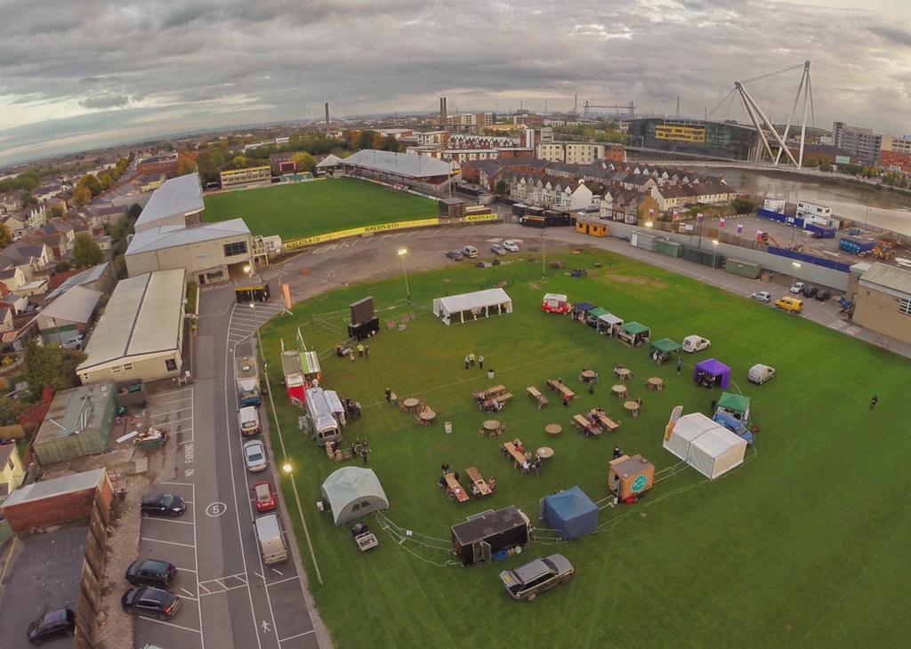 warrenpeacepitt's tweet photo. Game On... great setup for today Fine local beer and food BIG SCREEN rugby&amp;football @BeerFestNewport @dragonsrugby http://t.co/kuiIlaPegm