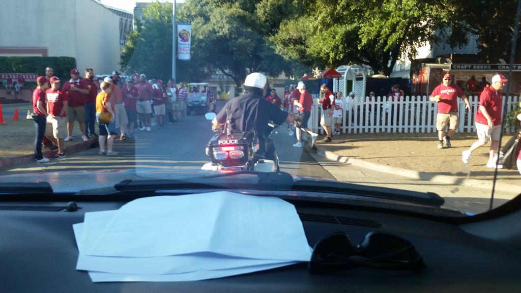 JaxOnAir1063's tweet photo. Police escort into the State Fair of Texas. #KKAJ #highroller http://t.co/He1XYYmhsb